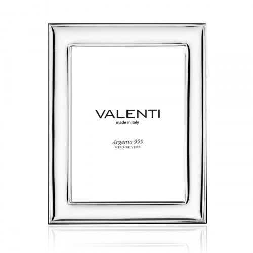 Cornice portafoto Valenti Argenti codice 52134/3L in Argento 999 Miro-Silver® con retro in legno, adatta a fotografie formato 9x13 cm e ideale per valorizzare ricordi preziosi.